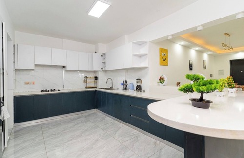 Kilimani Apartamento | A1-Spacious Oak Residency Kilimani- Pool, Gym+ Lift