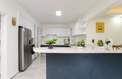 Kilimani Apartamento | A1-Spacious Oak Residency Kilimani- Pool, Gym+ Lift
