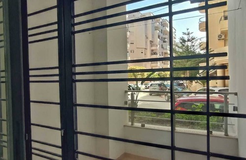 Ain Zaghouan Apartamento | A10 minute airport holiday apartment richly furnished northern suburbs