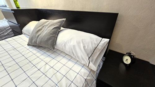 Cuautitlan Izcalli Apartamento | A21 SUITE BLACK MAX para 1 a 4 personas, Especialistas en CORTAS, MEDIANAS Y LARGAS ESTANCIAS en IZCALLI TEPOTZOTLAN perfecto para Familias, Turistas, Contratistas, Estudiantes, Empresas A sólo 5 min Izcalli 5 min Esmeralda 20 min Satélite 25 min AIFA