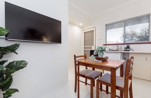 Connolly Apartamento | A4 - Deluxe 1 bedroom, 1 bathroom apartment!