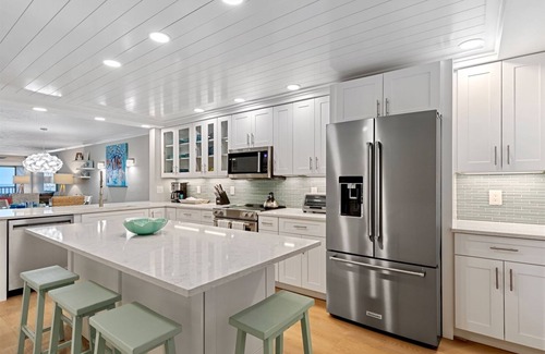 Sanibel Casa | A46 Now Renting for 2025 - Beach Front Penthouse *Luxury Remodel Private Sundeck