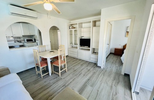 Finestrat Apartamento | A796 - Completo apartamento con aire acondicionado, garaje y piscina enfrente de la playa
