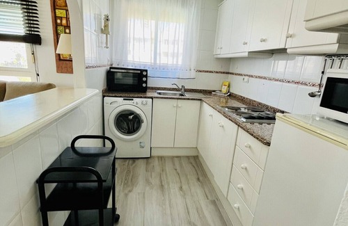 Finestrat Apartamento | A796 - Completo apartamento con aire acondicionado, garaje y piscina enfrente de la playa