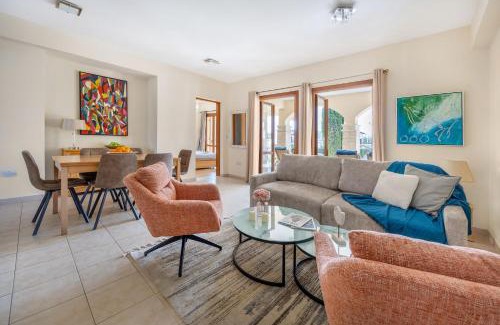 Aphrodite Hills Apartamento | AA02 Adjacent to Aphrodite Hills- Communal Pool, Garden