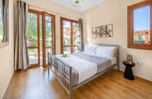 Aphrodite Hills Apartamento | AA02 Adjacent to Aphrodite Hills- Communal Pool, Garden