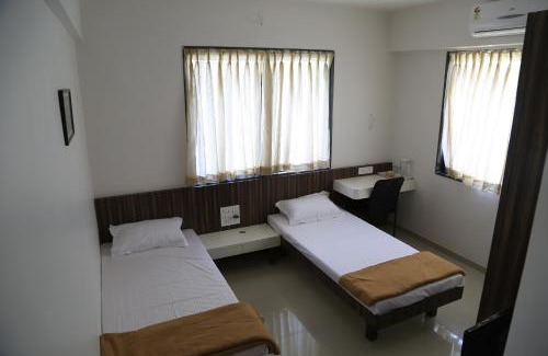 Nashik Cama Y Desayuno | Aashiyana Inn