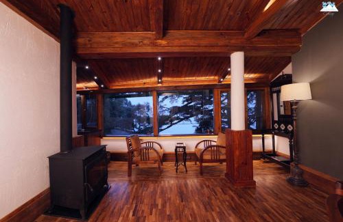 Landour Hotel | Aasmaani Cottage - 2 BHK Family Deluxe Cottage