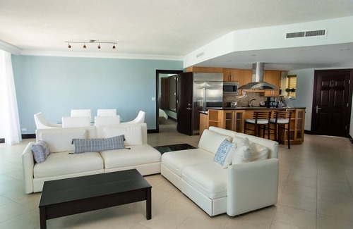 Lubbers Quarters Cay Complejo | Abaco Beach Resort and Boat Harbour Marina