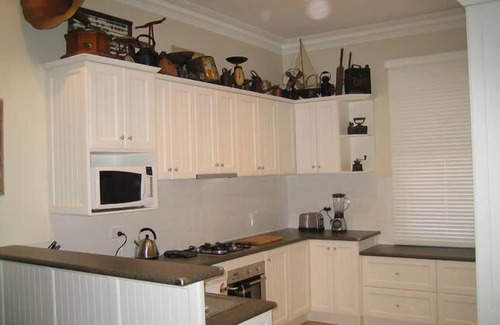 Queenscliff Casa | Abaleen House at 12 Hobson St Queenscliff WIFI GRATIS