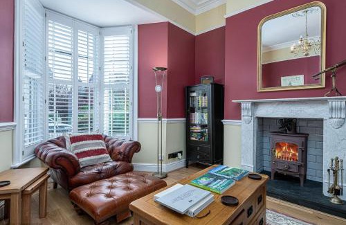 Llandudno Casa | Abbey Lodge, Llandudno - Period Townhouse, 5 bedrooms & bathrooms, with Hot Tub & Private Parking