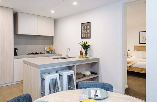 Abbotsford Apartamento | Abbotsford Abode With Pool, Parking & Gym