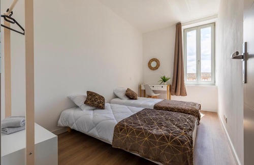 Castelsarrasin Apartamento | ABEILLE - 2 chambres et 1 canapé-lit, 1er étage, parking