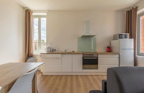 Castelsarrasin Apartamento | ABEILLE - 2 chambres et 1 canapé-lit, 1er étage, parking