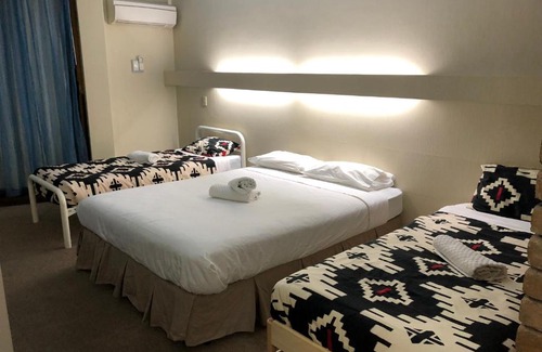 Lakes Entrance Hotel | Abel Tasman Waterfront Motel