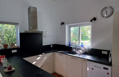 Esplas Casa | Abgeschiedens Haus mit Aussicht auf die Pyrenäen. Geeignet für Familien