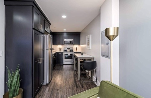Salemtown Apartamento | Abode | Germantown | Walkable + Outdoor Terrace