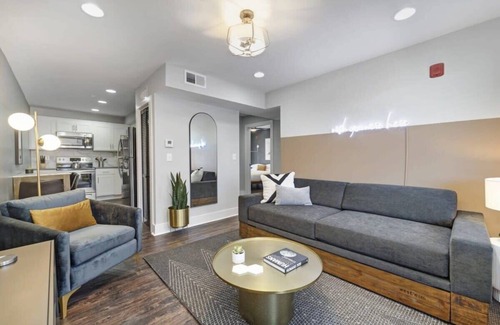 Salemtown Apartamento | Abode | Germantown | Walkable + Outdoor Terrace