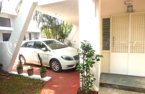 Lonavala Villa | Abode Pool, Golf & Fun Villa 2BHK Close to main market. Suitable for 8 Guests