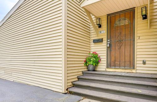 Lansing Apartamento | about 2 Mi to Downtown Bright Apt in Lansing!