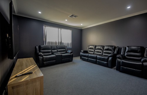 Wannanup Casa | About this space Welcome to our refreshing home at suburb of Wannanup.