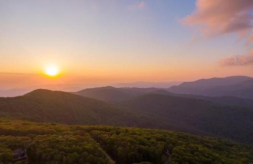 Boone Casa | Above and Beyond