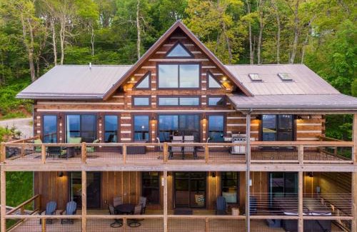 Boone Casa | Above and Beyond