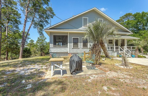 Carrabelle Casa | Above & Beyond- 2BR/2BA historic home in downtown Carrabelle