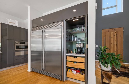 Oak Hill Casa | Above Nashville Contemporary I Pool&Spa | ModernI Pet FriendlyI Luxe Services