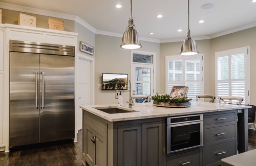 Oak Hill Casa | Above Nashville Ridgetop I Large Groups | 9MI Nashville| Media RoomI Services