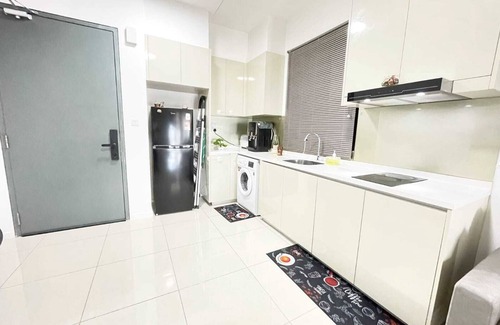 Taman Bukit Mewah Condominio | Above Paradigm Mall JB, up to 5 Pax, 1BR