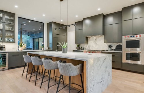 Barton Hills Casa | Above Platinum I Pool&Spa I Sauna I Modern Luxury I Services I Outdoor Living