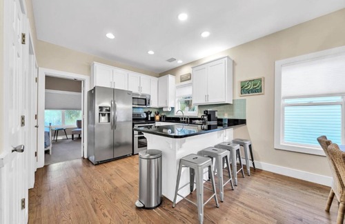 Santa Rosa Beach Cabaña | Above the Sea in Old Florida Cottages. South of 30a, Sunset views, Mins to beach