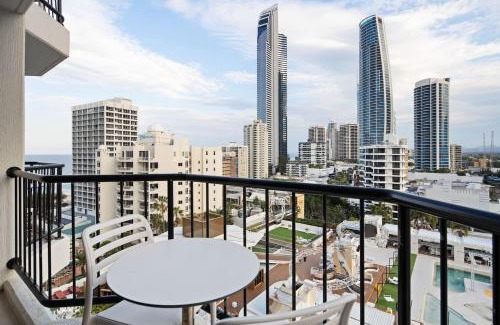 Surfers Paradise Apartamento | Above the Waves - Relaxed Coastal Living at Mantra