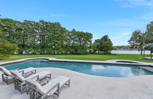 Lakeshore Addition Casa | Above Timeless I Waterfront I Lake Austin I Events I Pool&Spa I Services