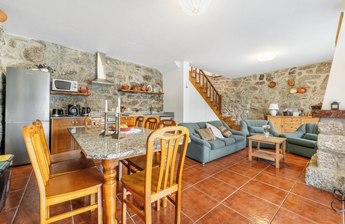 Rio Caldo Cabaña | Abrigo do Gerês - Cozy Mountain House with Breathtaking Views