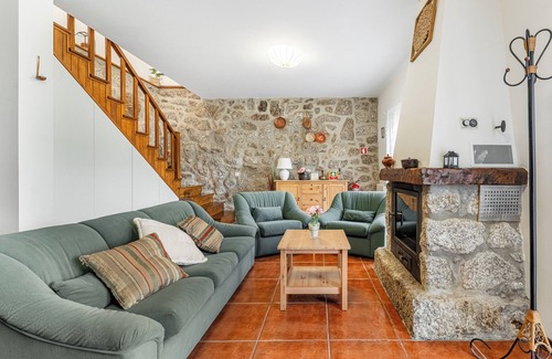 Rio Caldo Cabaña | Abrigo do Gerês - Cozy Mountain House with Breathtaking Views