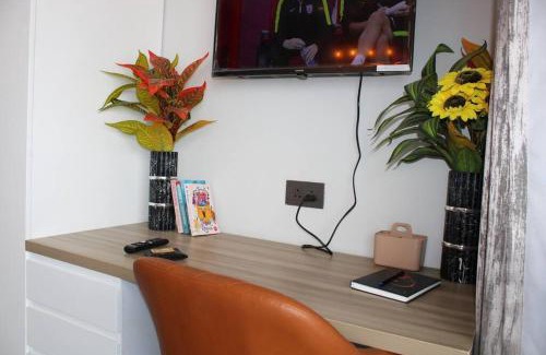 Noida Apartamento | Absolute Away !