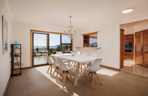 Raumati South Casa | Absolute Beach Front Luxury Holiday Home Swim Beach Spectacular Sunsets