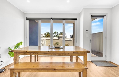 Semaphore Casa | Absolute Beach Front Home With Sea Views
