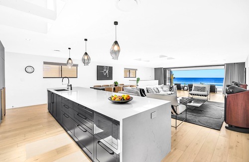 Gold Coast Casa | Absolute Beachfront Luxury Home with Heated Pool