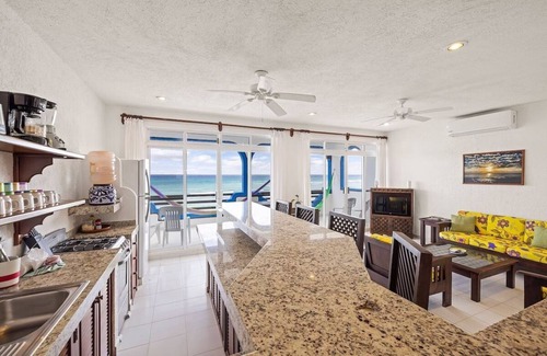 Akumal Condominio | Absoluta frente a la playa - Piso 3 dormitorios en Del Sol