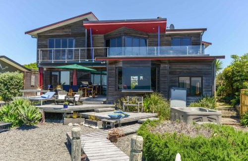 Napier Cama Y Desayuno | Absolute Beachfront B&B