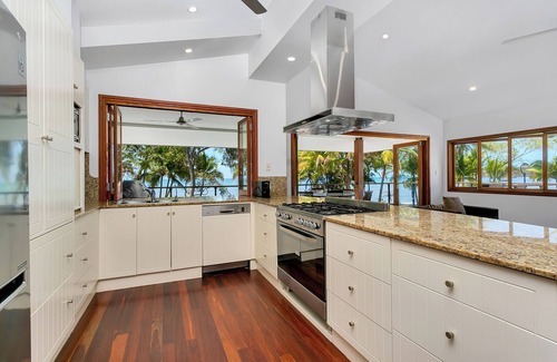 Clifton Beach Casa | Reeflections Beachfront House
