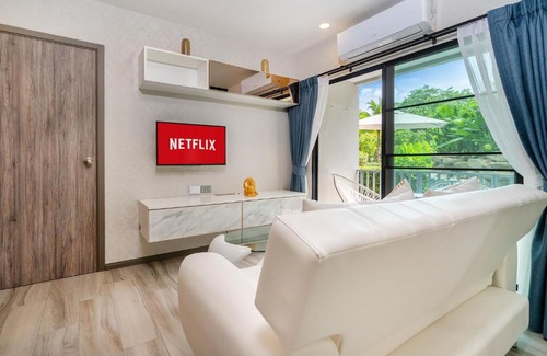 Sa Khu Apartamento | Absolute Poolside with Free Netflix @Naiyang