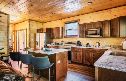 Wears Valley Cabina | Absolute Privacy Awaits!
