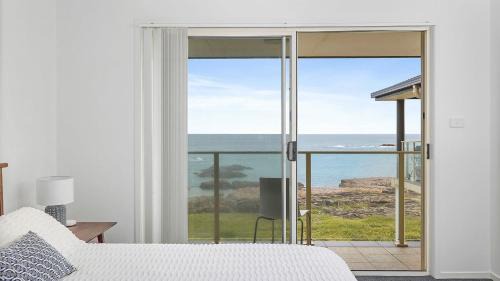Anna Bay Casa | Absolute Waterfront Anna Bay