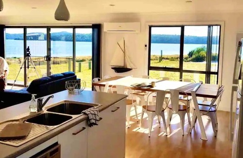 Stieglitz Casa | Absolute waterfront - Family & pet friendly house