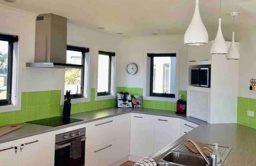Stieglitz Casa | Absolute waterfront - Family & pet friendly house