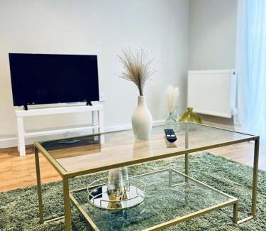 Hemel Hempstead Apartamento | Absolutely Beautiful Hemel Hempstead 2-bedroom for 1-5 Guests - contractors welcome